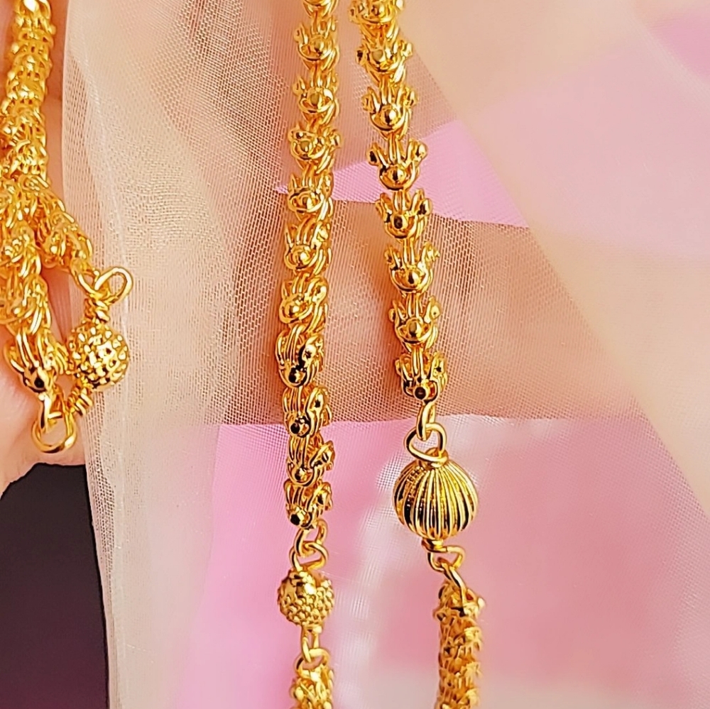 18k Gold plated Long Ball Tulip Chain NWT
